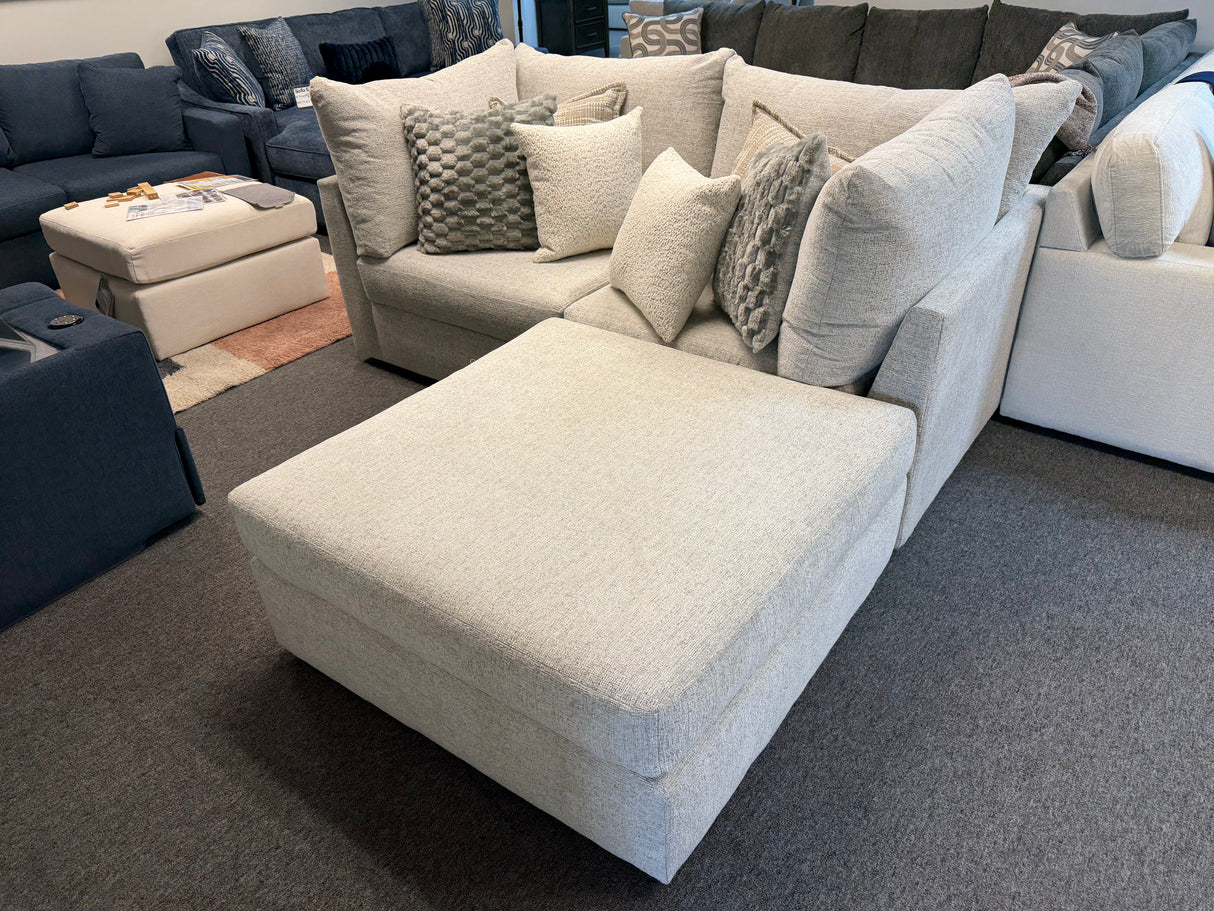 Foundry 3-Piece Modular Sectional in Light Gray