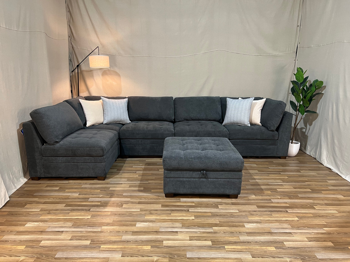 Gray Thomasville Tisdale 6-Piece Modular Sectional w/ Storage Ottoman