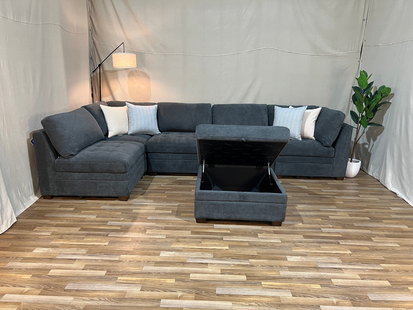 Gray Thomasville Tisdale 6-Piece Modular Sectional w/ Storage Ottoman